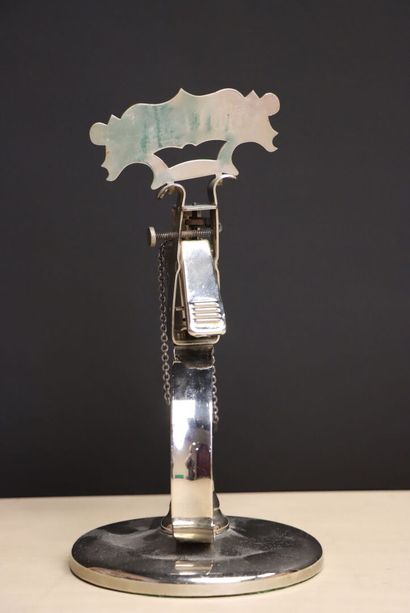 Briquet de bar anglais en métal chromé
H...
