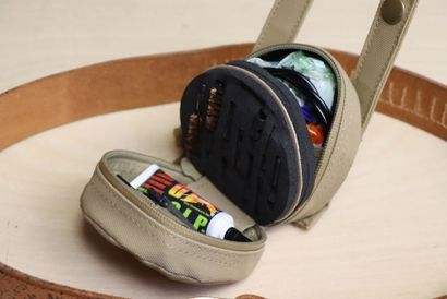 Kit de nettoyage d'armes, ceinture cuir et...