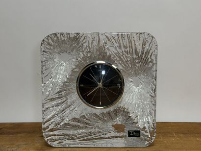 DAUM
Pendule de table en cristal 22 x 22...