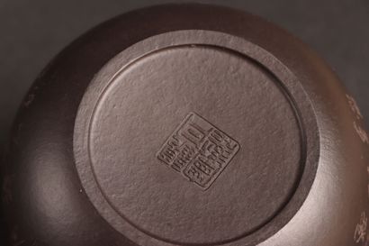 Petite théière en grès de Yinxing, noire...