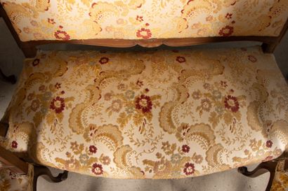 Salon style Régence composé d'une banquette...
