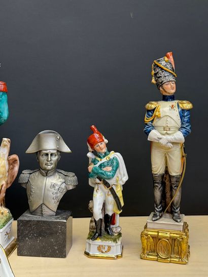 Collection de statuettes Napoléon en résine,...