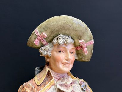 Buste d'élégant en faïence fine polychrome
Vers...