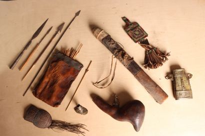 Lot d'objets Africain : Flèches, Carquois,...