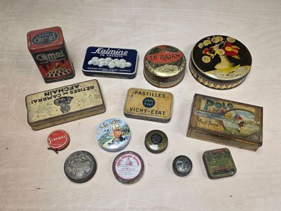 Lot de 14 boites en métal lithographié p...