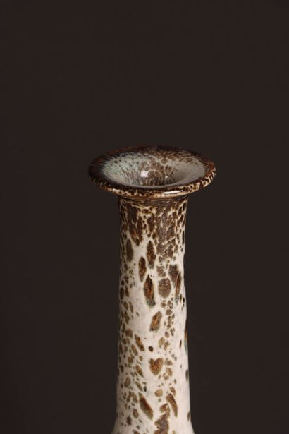 Serge ROUSSEAU - Vase étroit en céramique
H:...