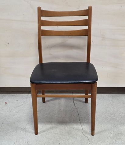 Suite de six chaises de style scandinave,...