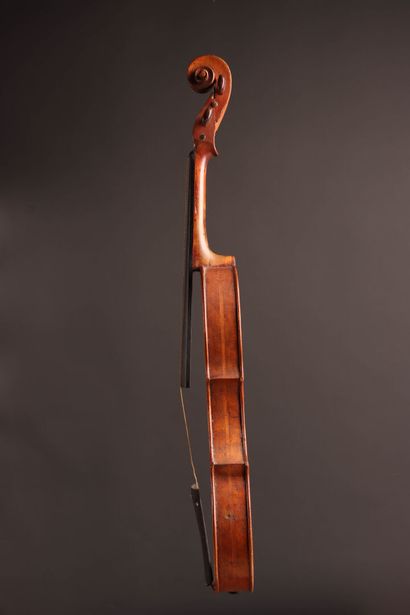 Violon muet. 
L. : 60 cm.