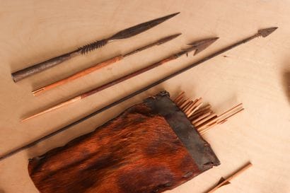 Lot d'objets Africain : Flèches, Carquois,...