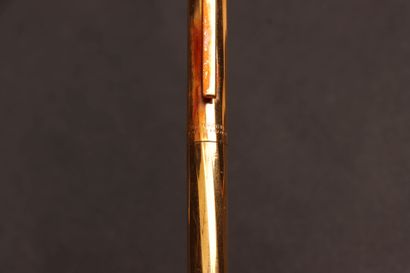 Waterman. 
Trois stylos billes dont deux...