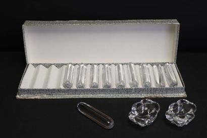 DAUM: suite de dix porte-couteaux en cristal,...