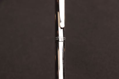 Waterman. 
Trois stylos billes dont deux...