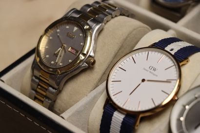 Collection de dix montres en coffret. 
Bayard,...