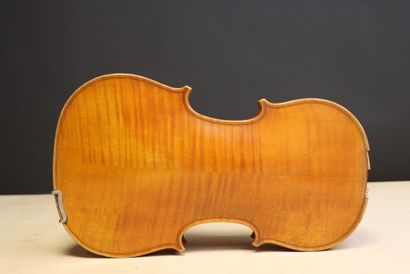 Violon démonté portant une étiquette Socquet.
Longueur...