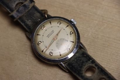 Deux montres d'homme années 1960. 
D. :33...