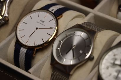 Collection de dix montres en coffret. 
Bayard,...