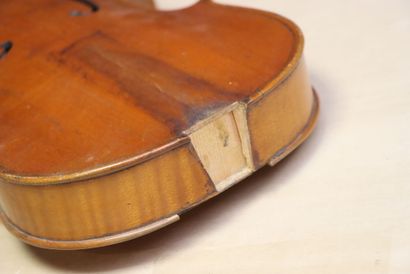 Violon démonté portant une étiquette Socquet.
Longueur...