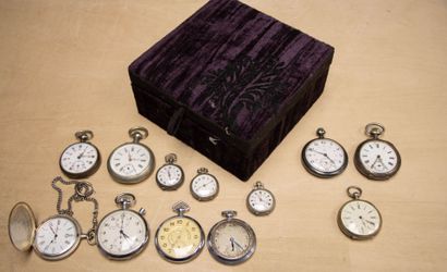 Douze montres à gousset dont trois en argent....
