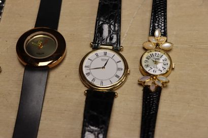 Neuf montres de dame.