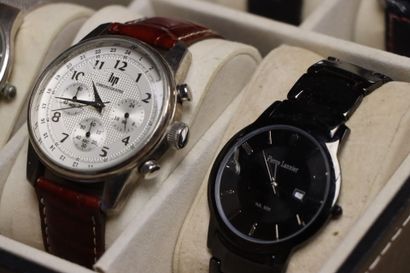 Collection de dix montres en coffret. 
Bayard,...