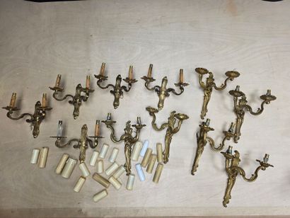 Ensemble de dix appliques en bronze de style...