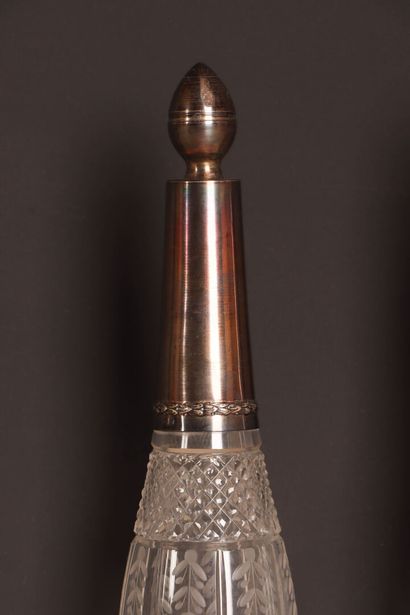 Paire de flacons en cristal, monture argent....