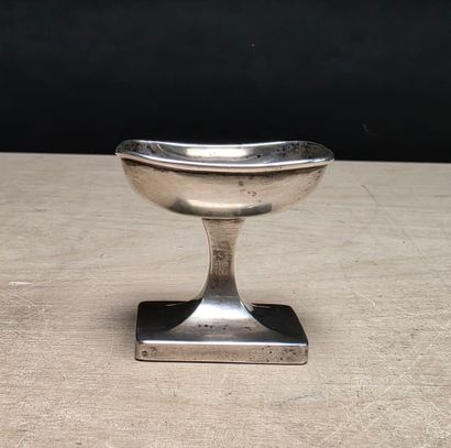 Petite coupe en argent
70 gr
H:6 x 7 x 5...