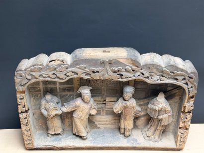 Autel en bois sculpté à haut relief de musiciennes
CHINE...