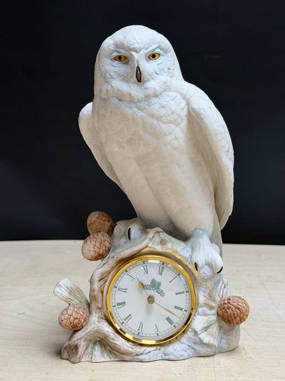 Deux chouettes en biscuit
H. :24 cm et 26...