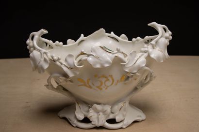 Vase de marié en porcelaine de Paris. 
29...