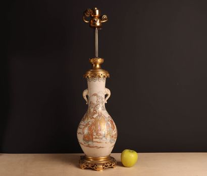 Pied de lampe en faience de Satsuma, monture...