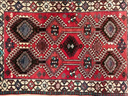 Tapis laine tissé main, marron et rouge
155...