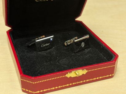 CARTIER 
Paire de boutons de manchette en...