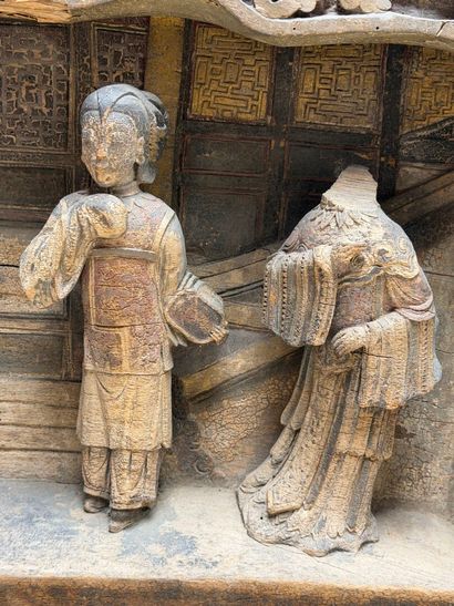 Autel en bois sculpté à haut relief de musiciennes
CHINE...