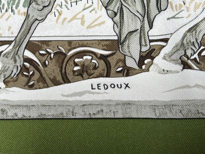 HERMÈS Paris
Carré en soie 