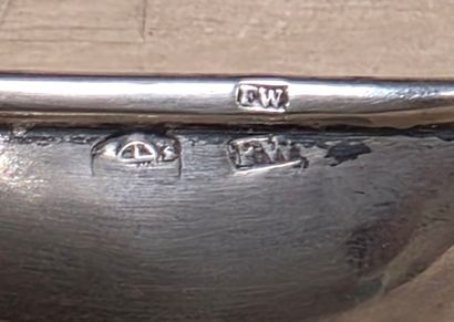 Petite coupe en argent
70 gr
H:6 x 7 x 5...