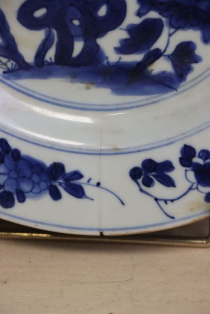 Quatre assiettes en porcelaine de Chine XVIII°...