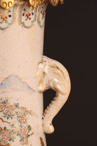Pied de lampe en faience de Satsuma, monture...
