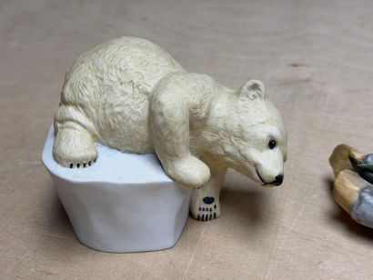Huit sujets animaliers en biscuit
H. :de...