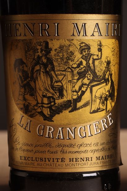 Cinq bouteilles : 1 Henri Maire, 2 Chateau...