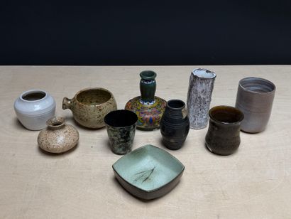 Lot de dix céramiques diverses. 
H. : de...