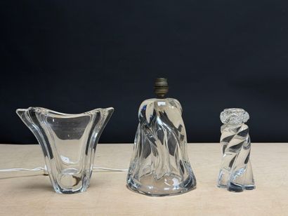 DAUM FRANCE. 
Pied de lampe et vase. 
on...