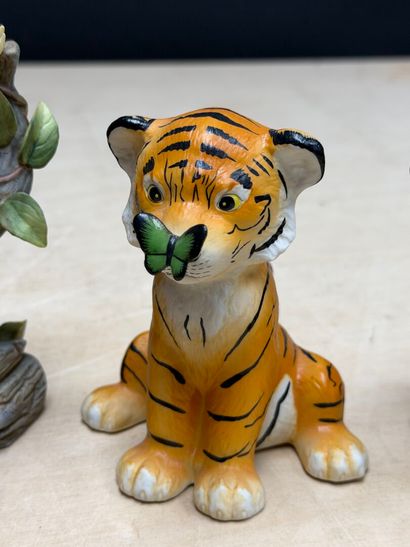 Huit sujets animaliers en biscuit
H. :de...