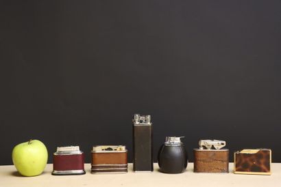 Collection de six briquets de table. 
H....