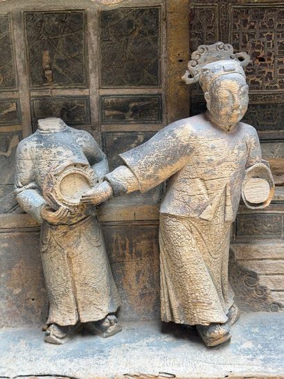 Autel en bois sculpté à haut relief de musiciennes
CHINE...
