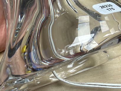 DAUM FRANCE. 
Pied de lampe et vase. 
on...