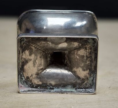 Petite coupe en argent
70 gr
H:6 x 7 x 5...