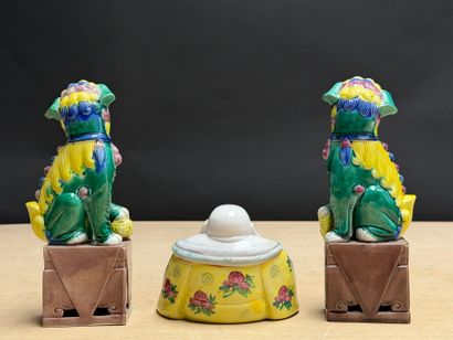 Paire de chien de Fô et bouddha rieur en...