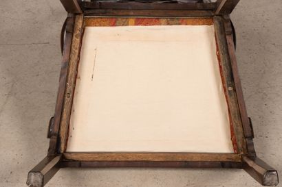 Fauteuil en acajou, style Chippendale. 
94...