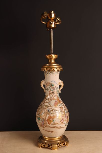 Pied de lampe en faience de Satsuma, monture...